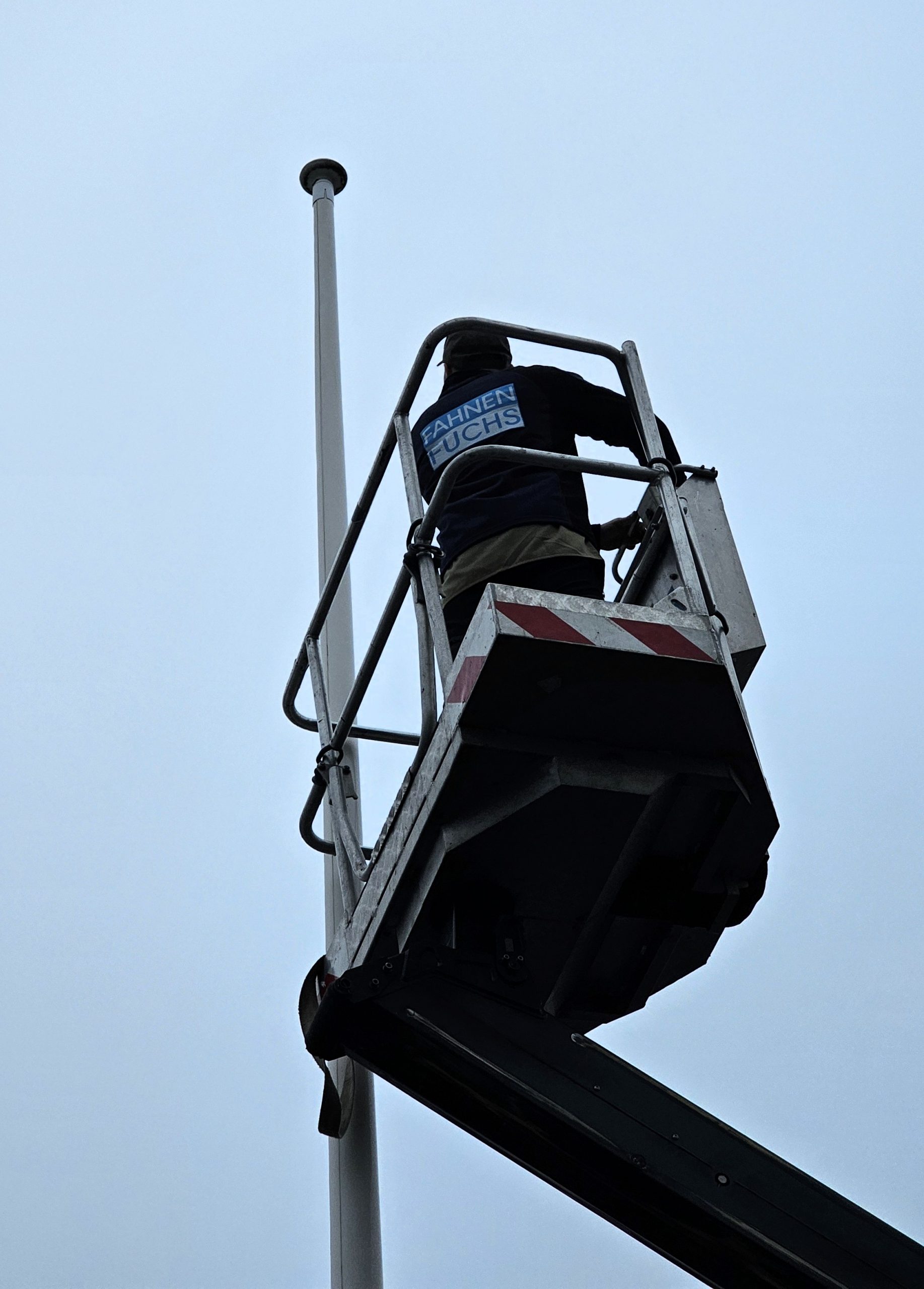 Reparatur mit Steiger